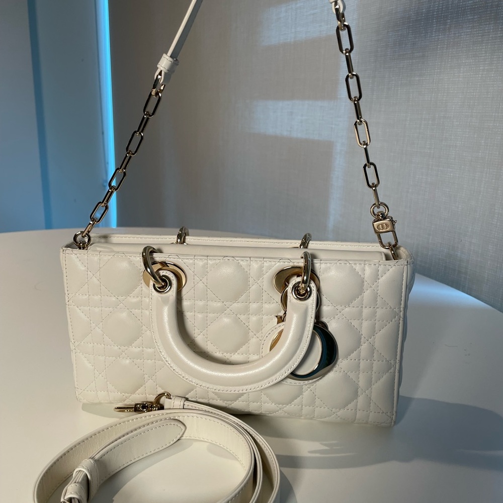MICRO LADY D-JOY BAG
Latte Cannage Lambskin